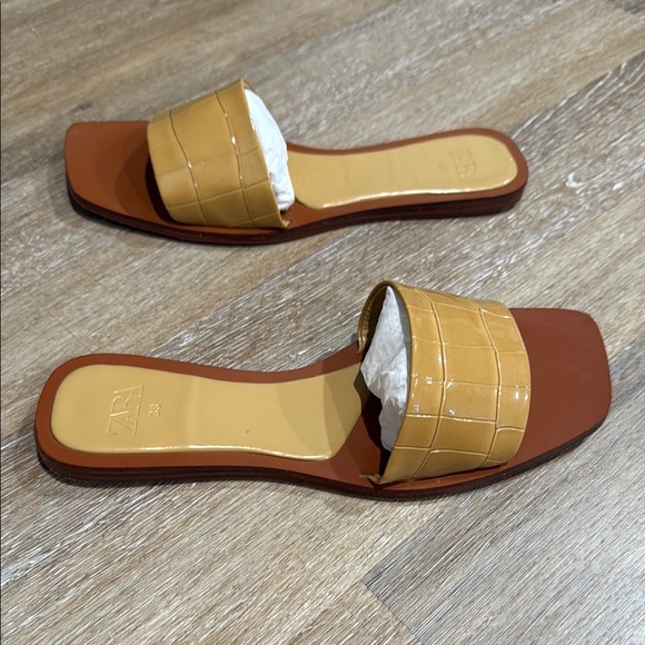 Zara Size 38 Tan Croc-Embossed Slide Sandals - Picture 5 of 9